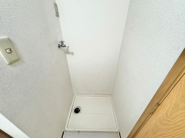 物件内観写真13　(洗濯機置場)