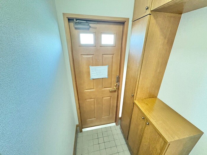 物件内観写真14　(玄関)