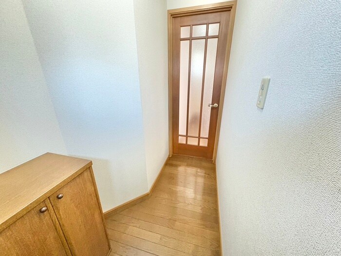 物件内観写真16　(廊下)