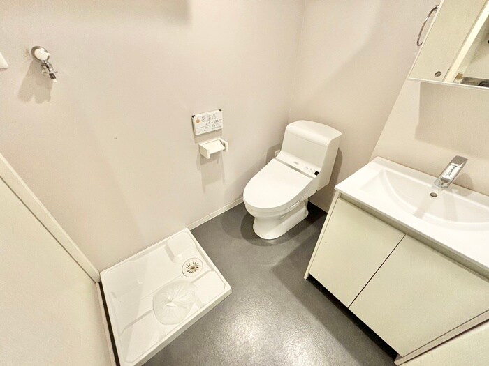 物件内観写真18　(洗濯機置場)