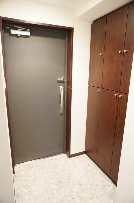 物件内観写真13　(玄関)