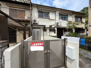 川西市東畦野２丁目貸家外観写真