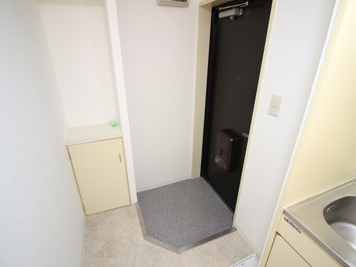 物件内観写真14　(玄関)