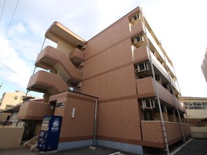リバ－コ－ト諏訪外観写真