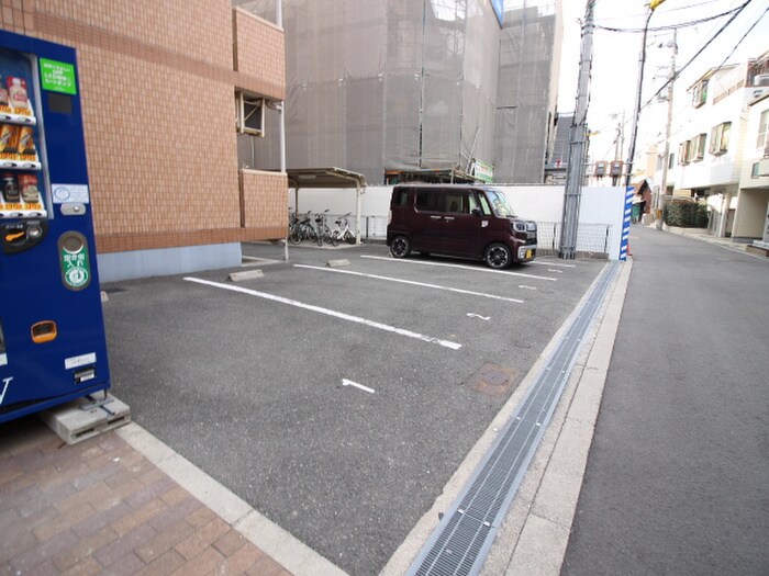 物件外観写真4　(駐車場)