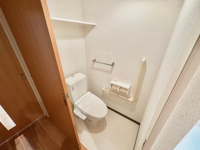 物件内観写真12　(トイレ)