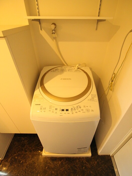 物件内観写真9　(洗濯機置場)