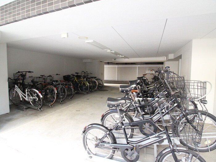 物件外観写真5　(駐輪場)