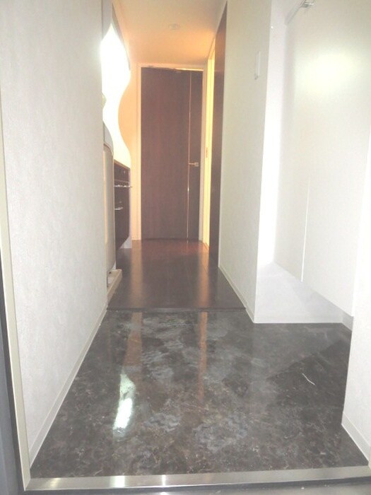 物件内観写真10　(玄関)