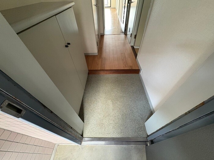 物件内観写真15　(玄関)