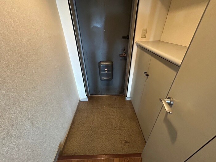 物件内観写真18　(玄関)