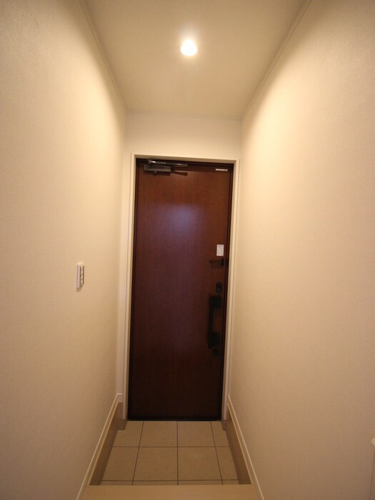 物件内観写真13　(玄関)