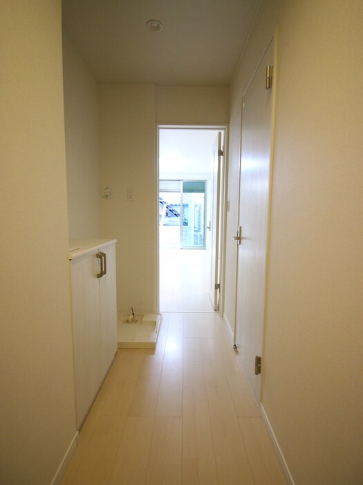 物件内観写真14　(廊下)