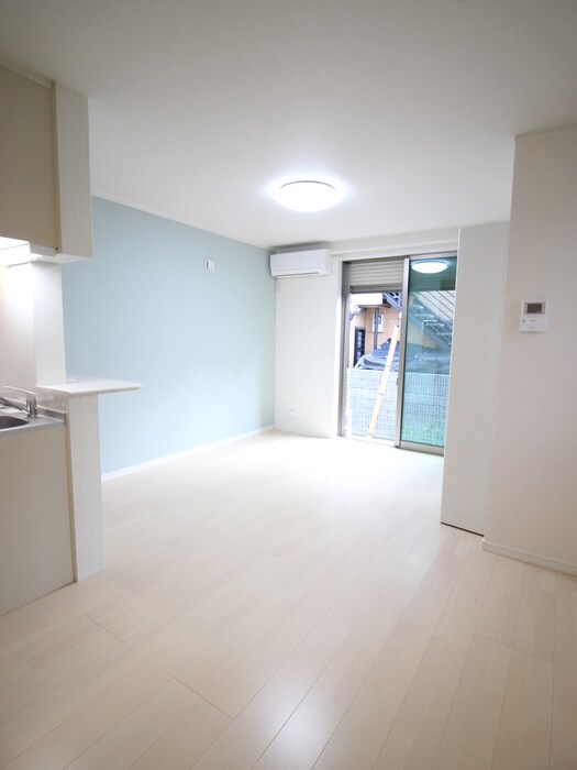 物件内観写真20　(室内からの展望)