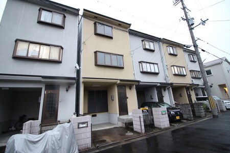伊勢田町浮面31-24貸家外観写真