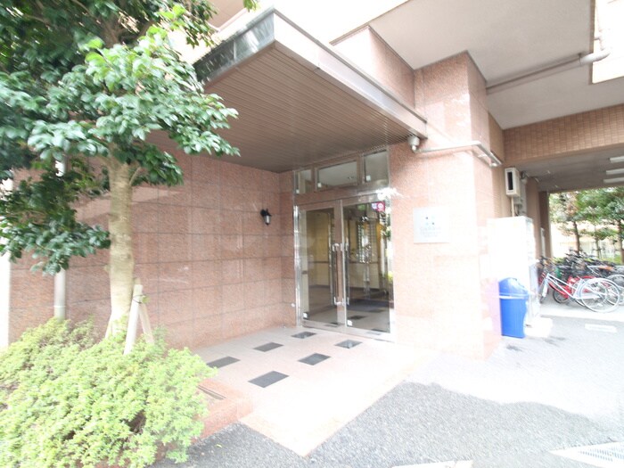 物件外観写真2　(エントランス部分)