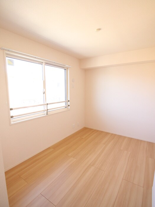 物件内観写真11　(居室)