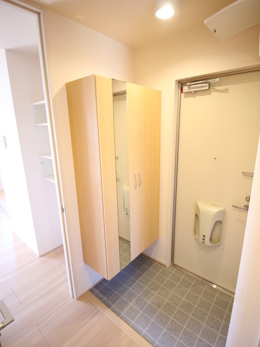 物件内観写真21　(玄関)