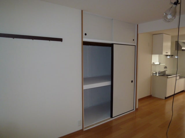 物件内観写真12　(収納)