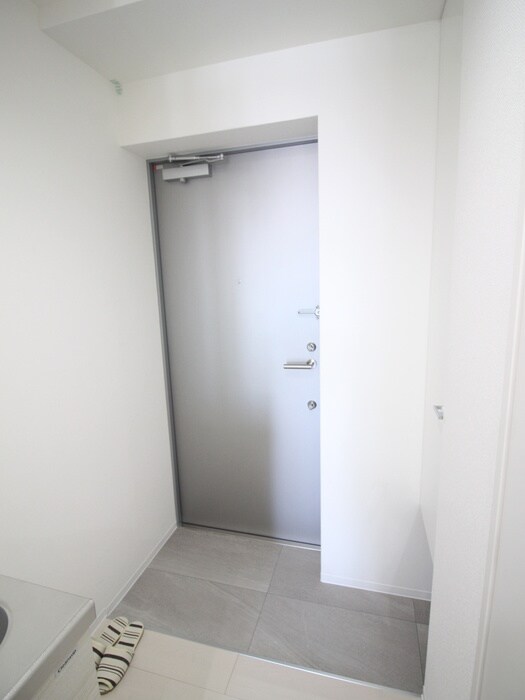 物件内観写真7　(玄関)