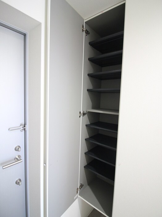 物件内観写真8　(靴箱)