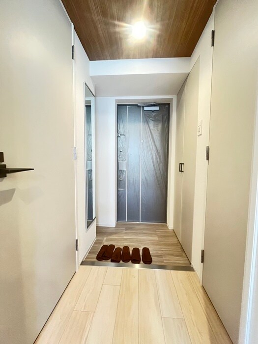 物件内観写真9　(玄関)