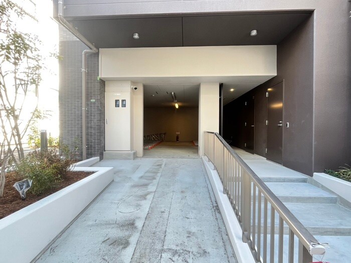 物件外観写真3　(駐輪場)