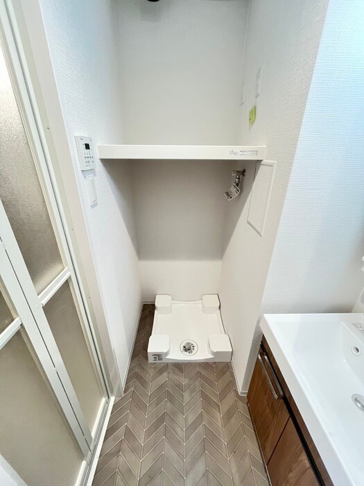 物件内観写真16　(洗濯機置場)