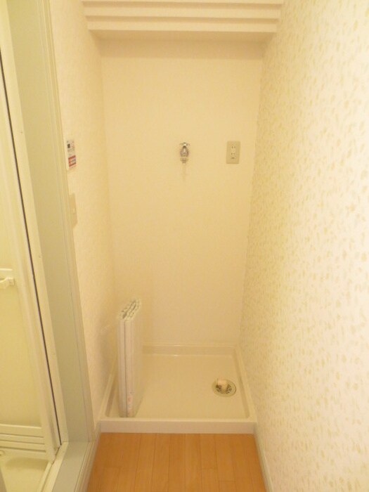 物件内観写真9　(洗濯機置場)