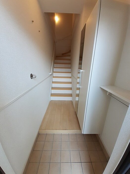 物件内観写真19　(玄関)