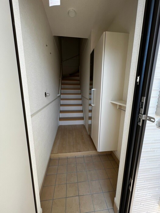 物件内観写真22　(玄関)