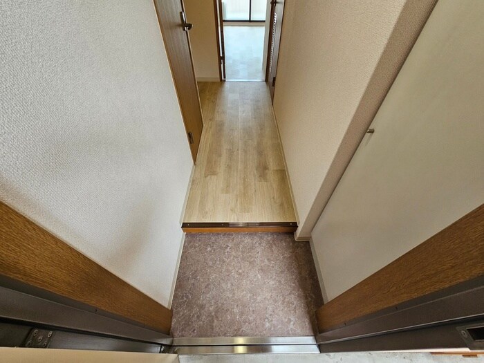 物件内観写真14　(玄関)