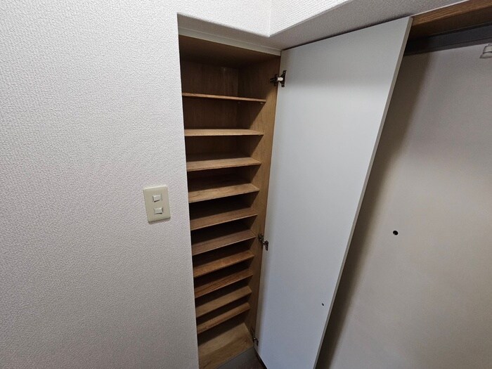 物件内観写真19　(靴箱)