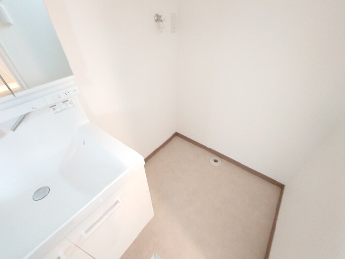 物件内観写真12　(洗濯機置場)