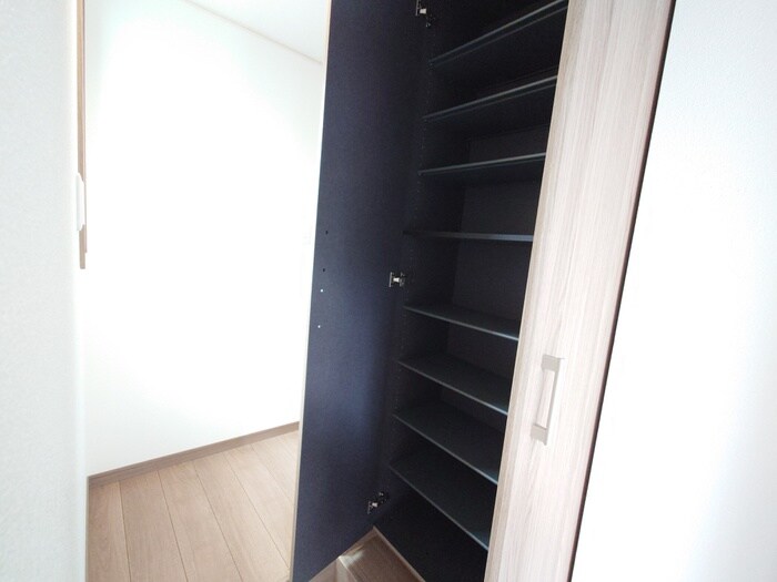 物件内観写真16　(靴箱)