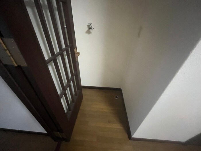 物件内観写真13　(洗濯機置場)