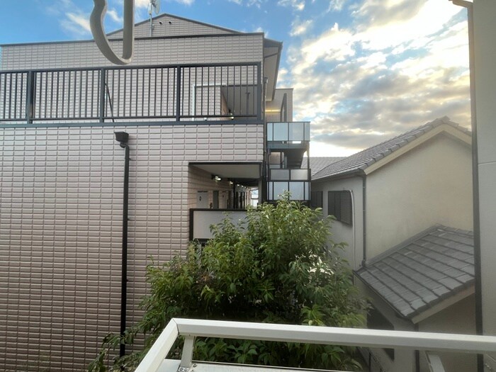 物件内観写真18　(室内からの展望)