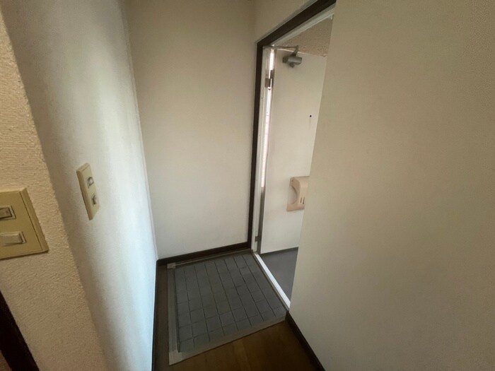 物件内観写真20　(玄関)