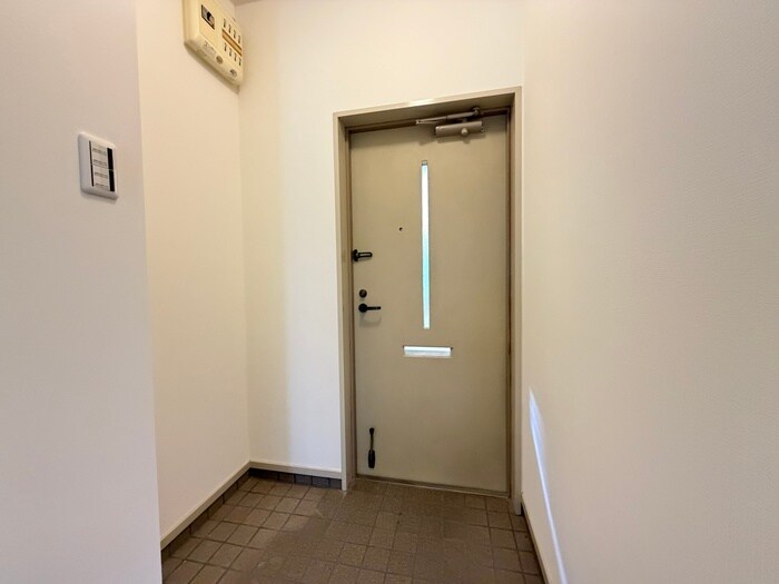 物件内観写真22　(玄関)