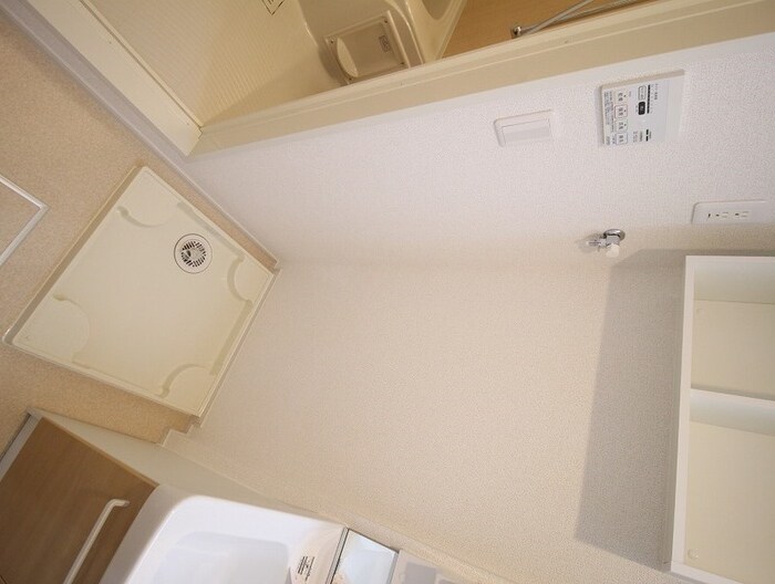 物件内観写真11　(洗濯機置場)