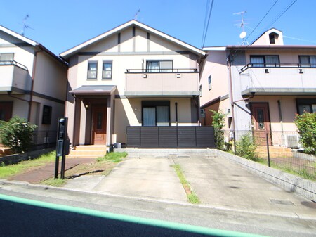 ｶﾞｰﾃﾞﾆﾝｸﾞﾀｳﾝﾊｳｽ（EAST）16号外観写真