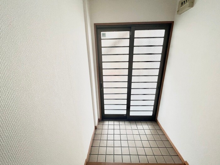 物件内観写真18　(玄関)