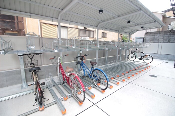 物件外観写真4　(駐輪場)