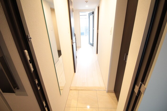 物件内観写真17　(玄関)