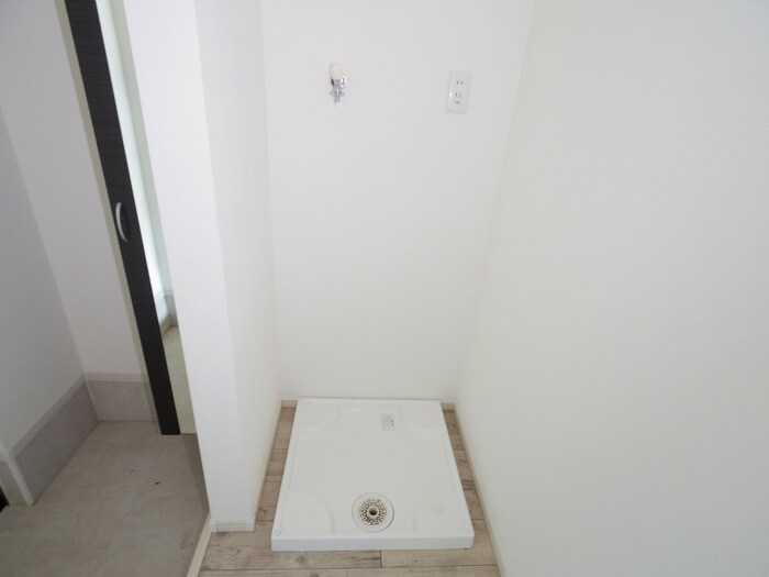 物件内観写真15　(洗濯機置場)