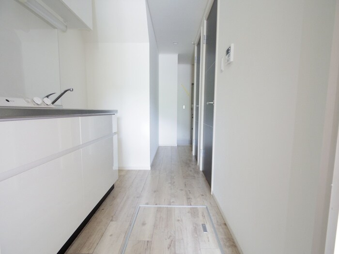 物件内観写真17　(廊下)