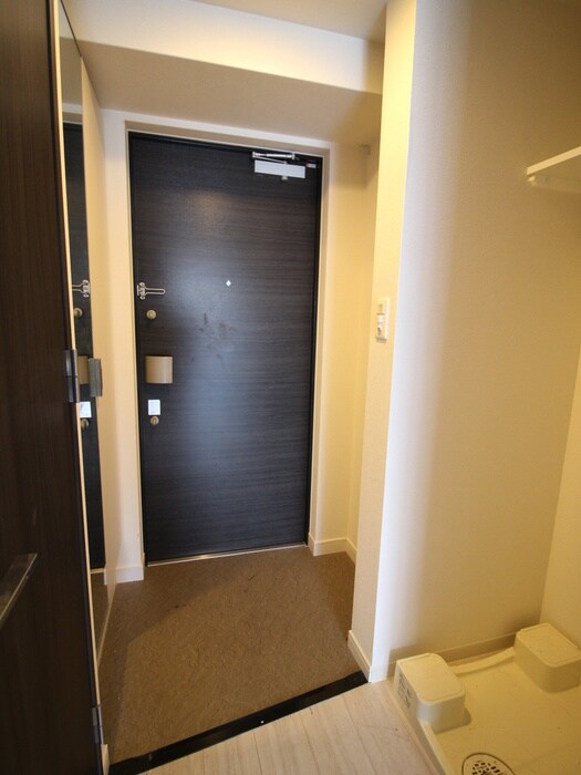 物件内観写真18　(玄関)