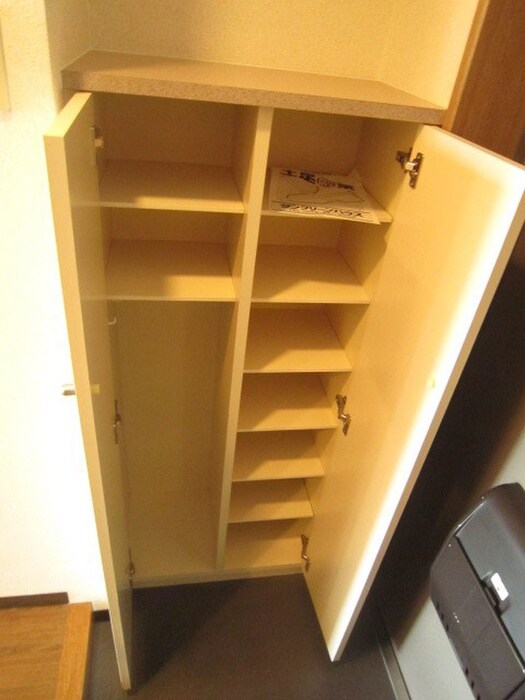 物件内観写真10　(靴箱)