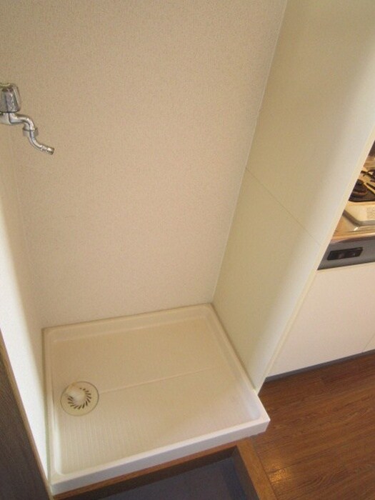 物件内観写真12　(洗濯機置場)