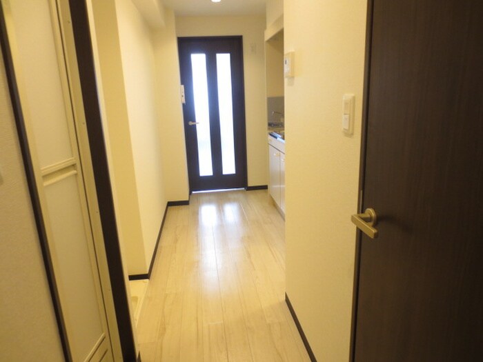 物件内観写真7　(廊下)